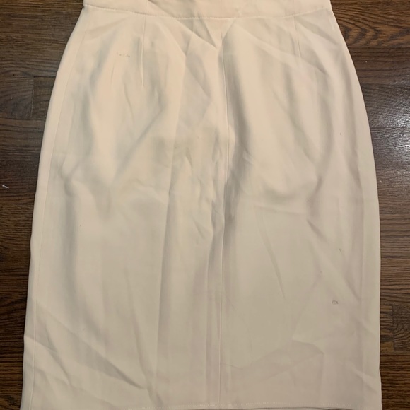Calvin Klein 100% wool skirt in cream shade - Picture 4 of 6